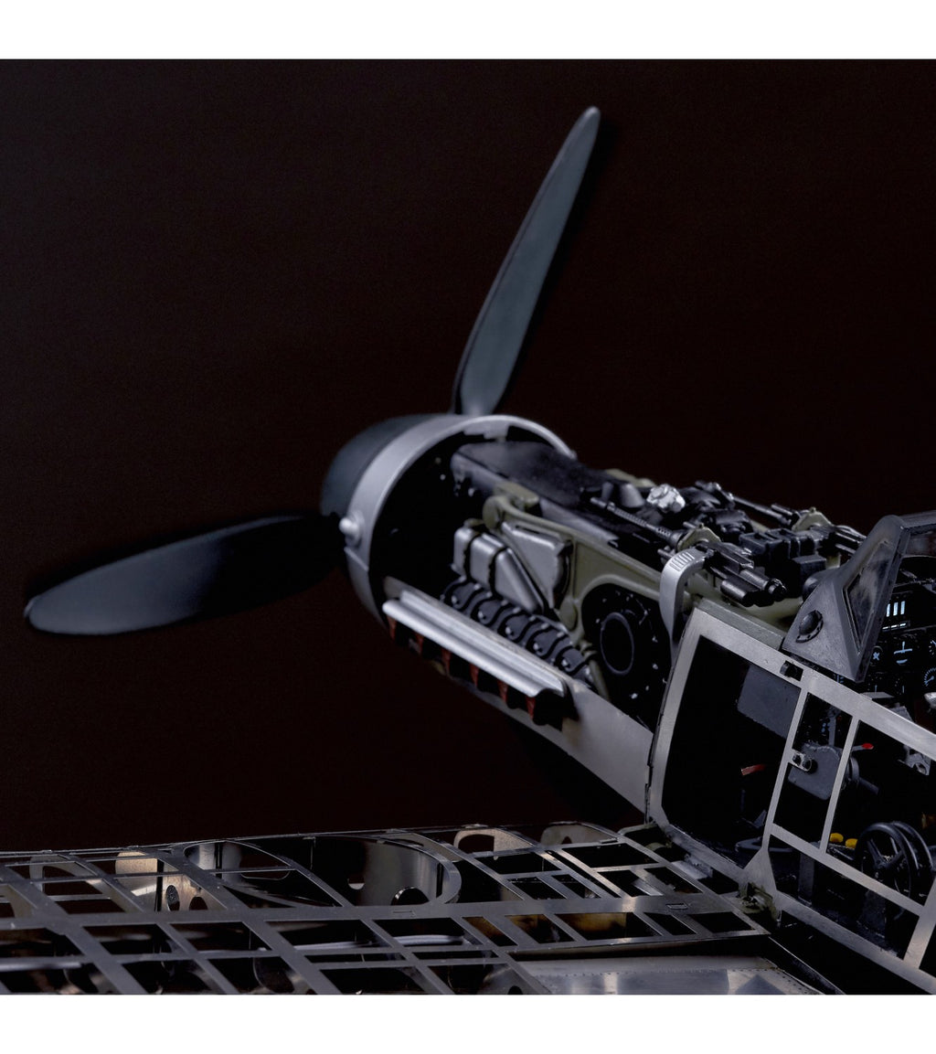 Messerschmitt BF109G Fighter: 1/16 Metal Aircraft Model