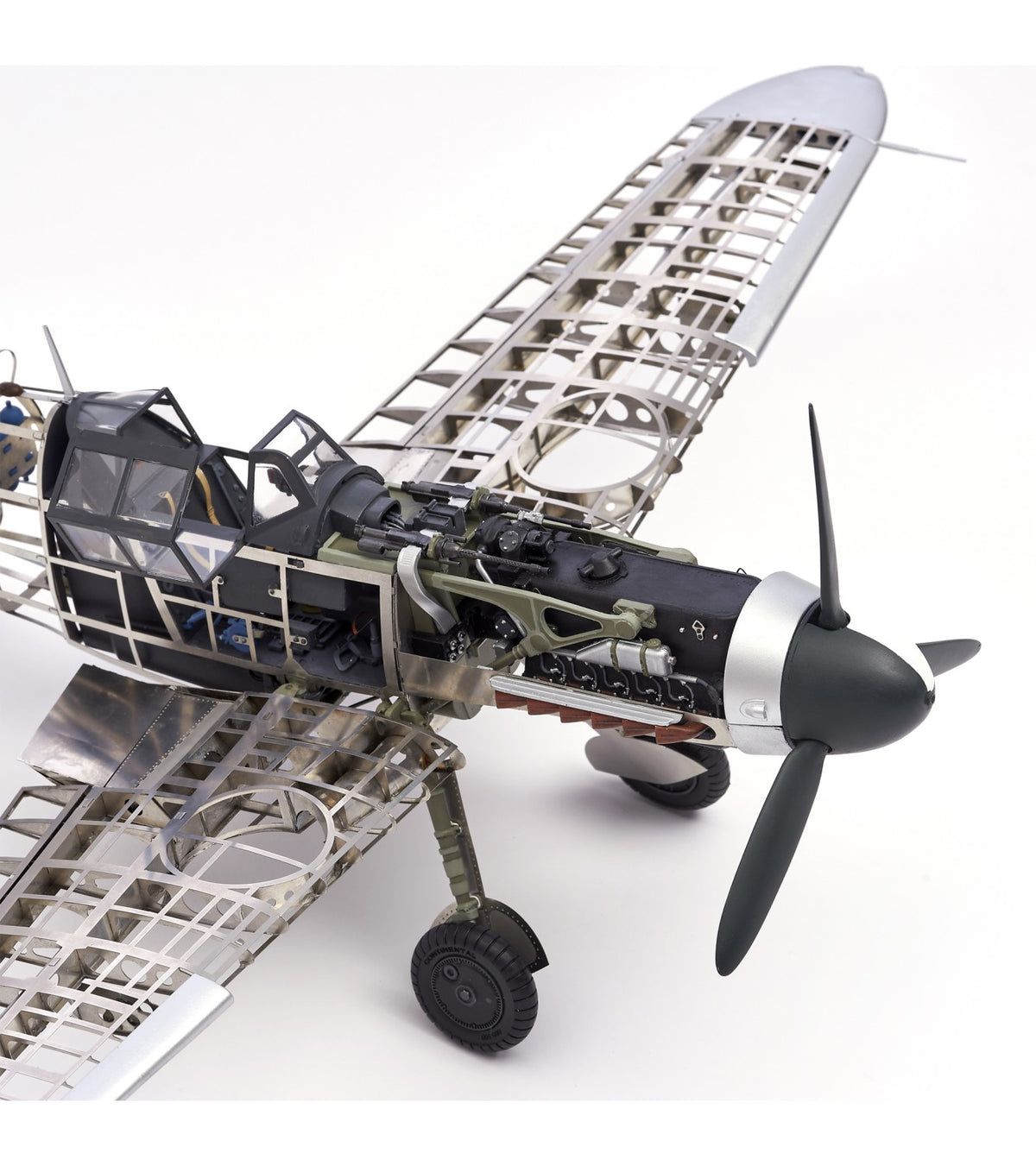 Messerschmitt BF109G Fighter: 1/16 Metal Aircraft Model