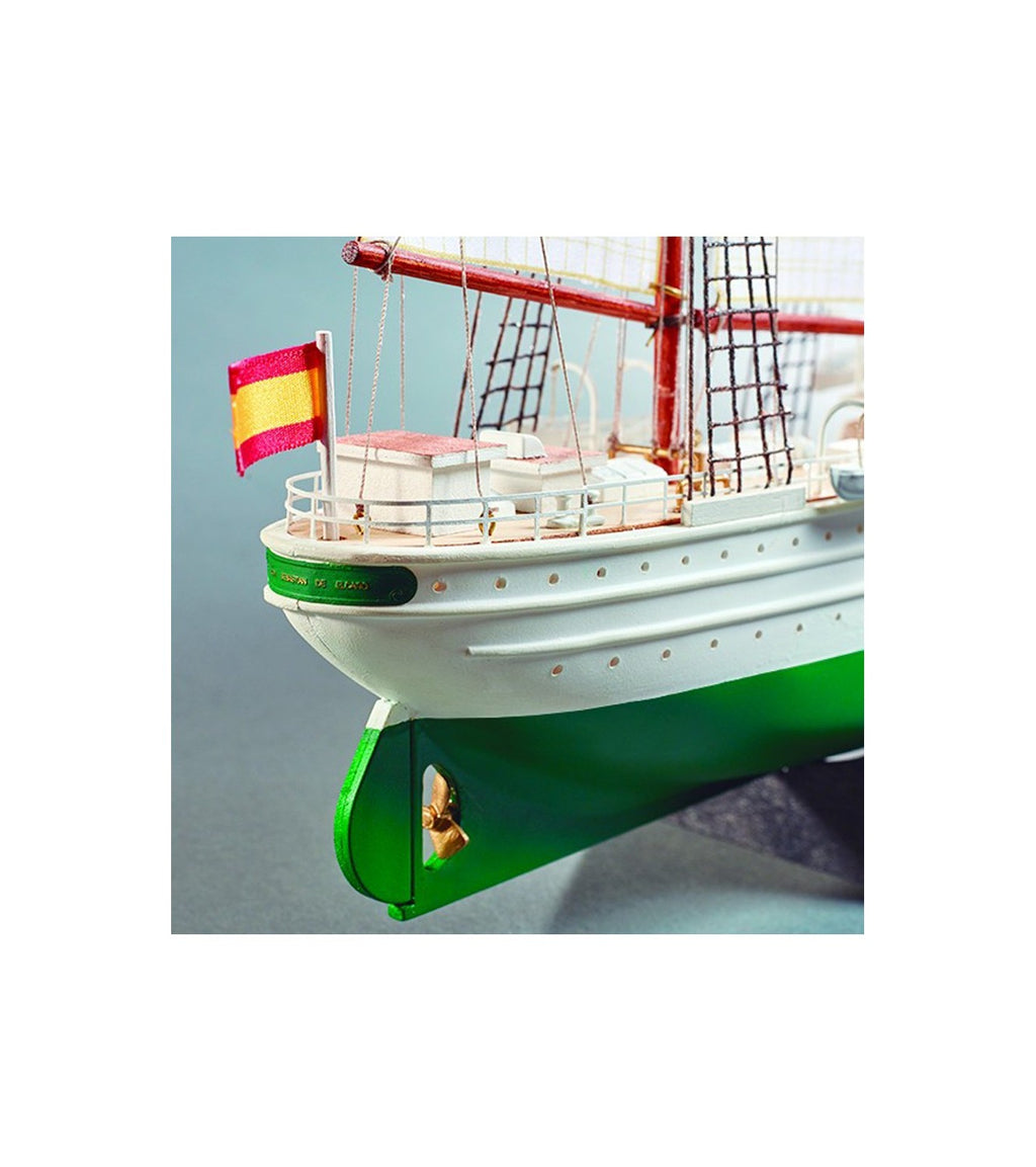 Training Ship Juan Sebasti&aacute;n Elcano &amp; Esmeralda. 1:250 Wooden and Plastic Model Ship Kit