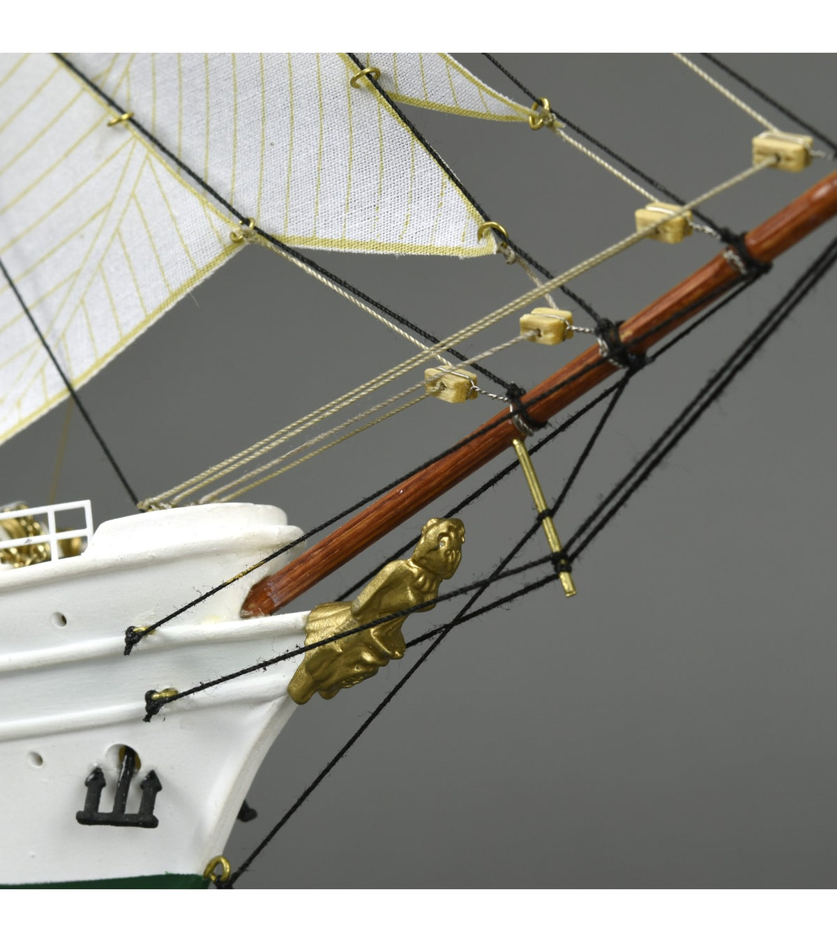 Training Ship Juan Sebasti&aacute;n Elcano &amp; Esmeralda. 1:250 Wooden and Plastic Model Ship Kit