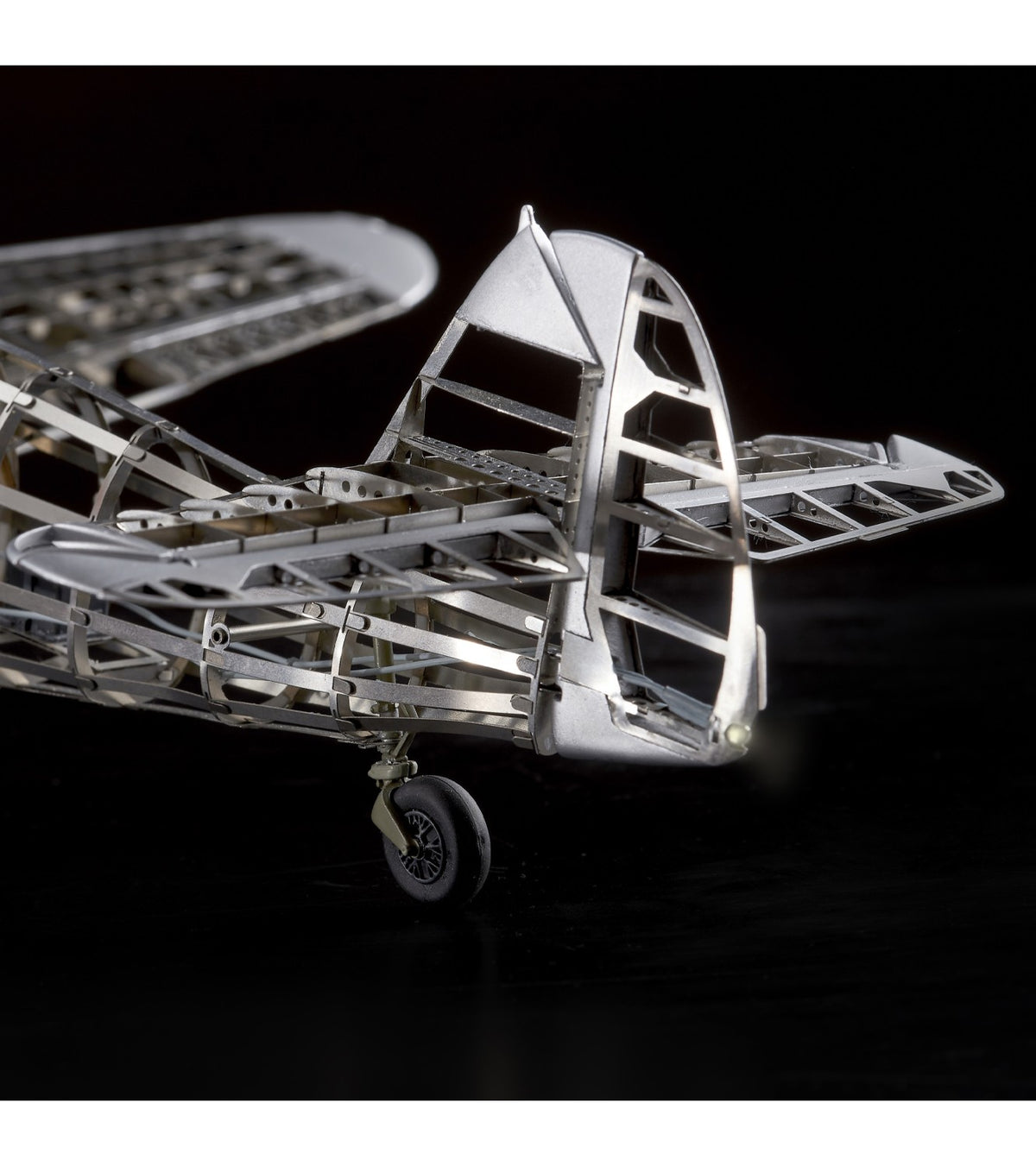 Messerschmitt BF109G Fighter: 1/16 Metal Aircraft Model