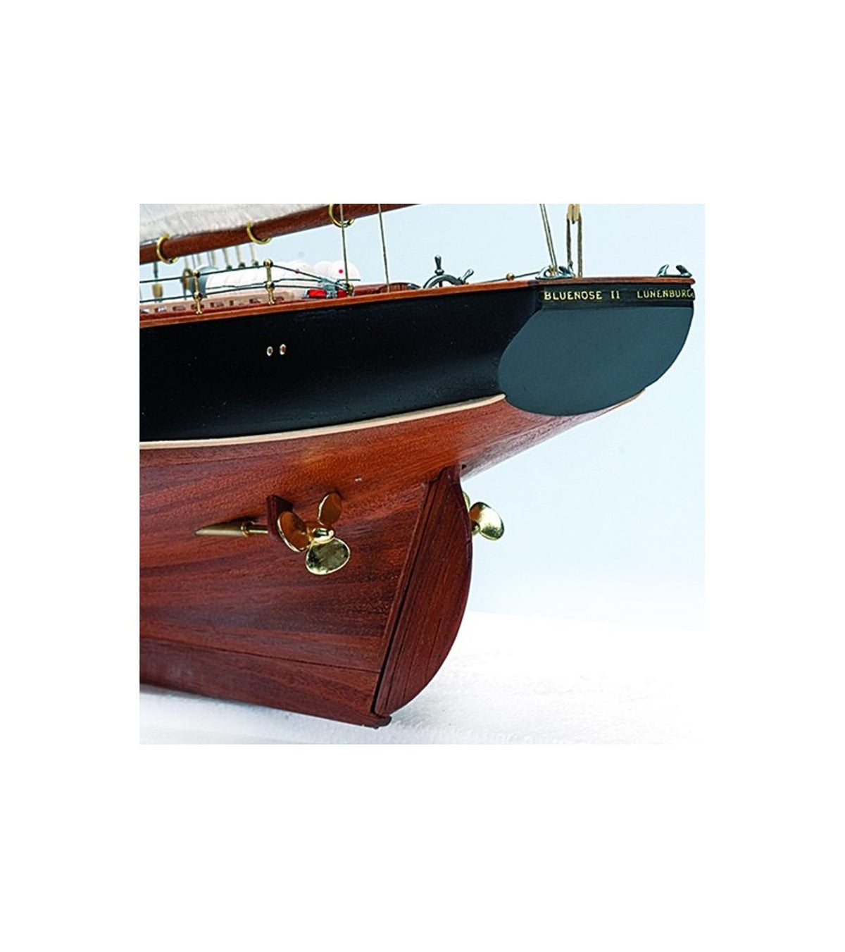 Fishing &amp; Regattas Schooner Bluenose II. 1:75 Wooden Model Ship Kit