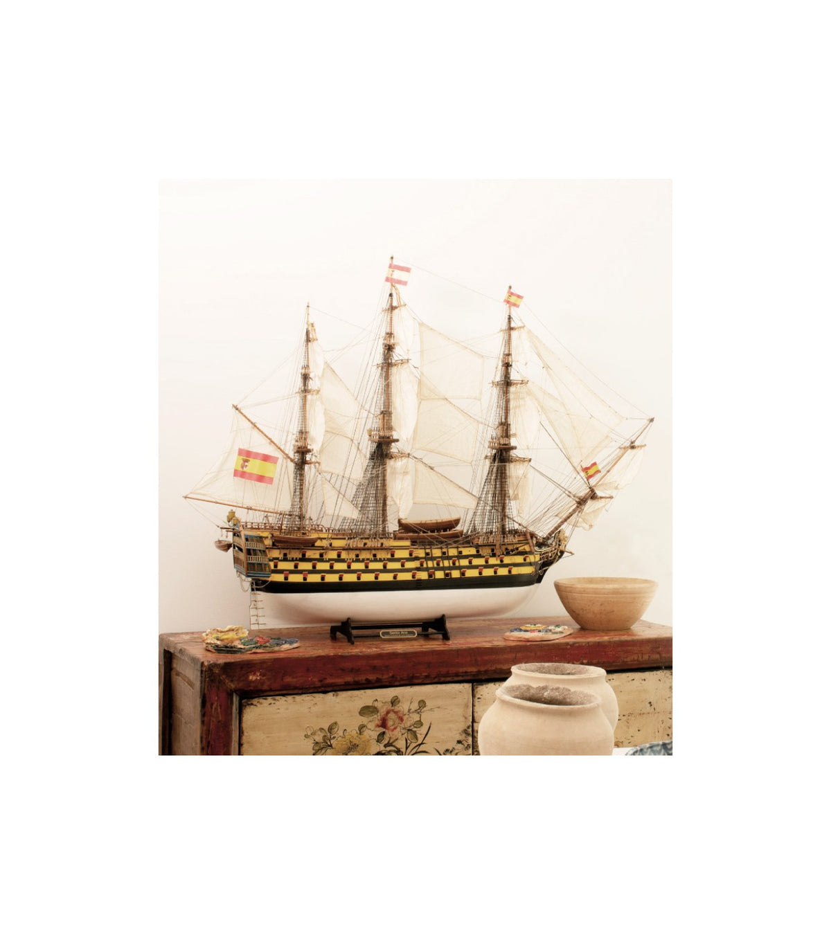 Gift Pack with Ship Model, Paints, Figures and Tools: Santa Ana